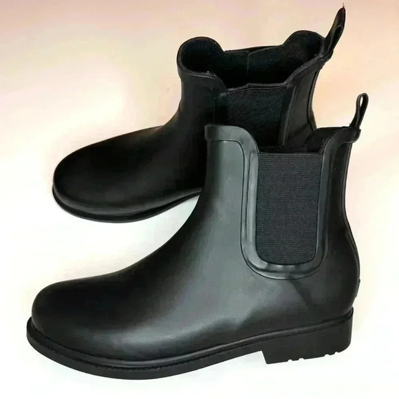 J. Crew Waterproof Rain Boots Booties Shoes Women's Size 7 Black Rubber Pull On - Picture 1 of 10